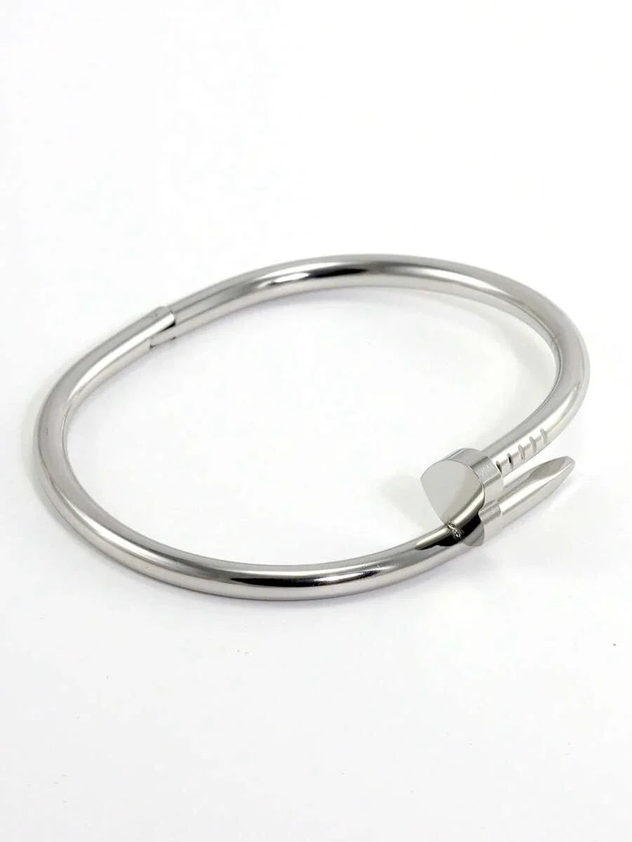 Gleaming Gold Tone Stainless Steel Four Leaf Clover Bangle