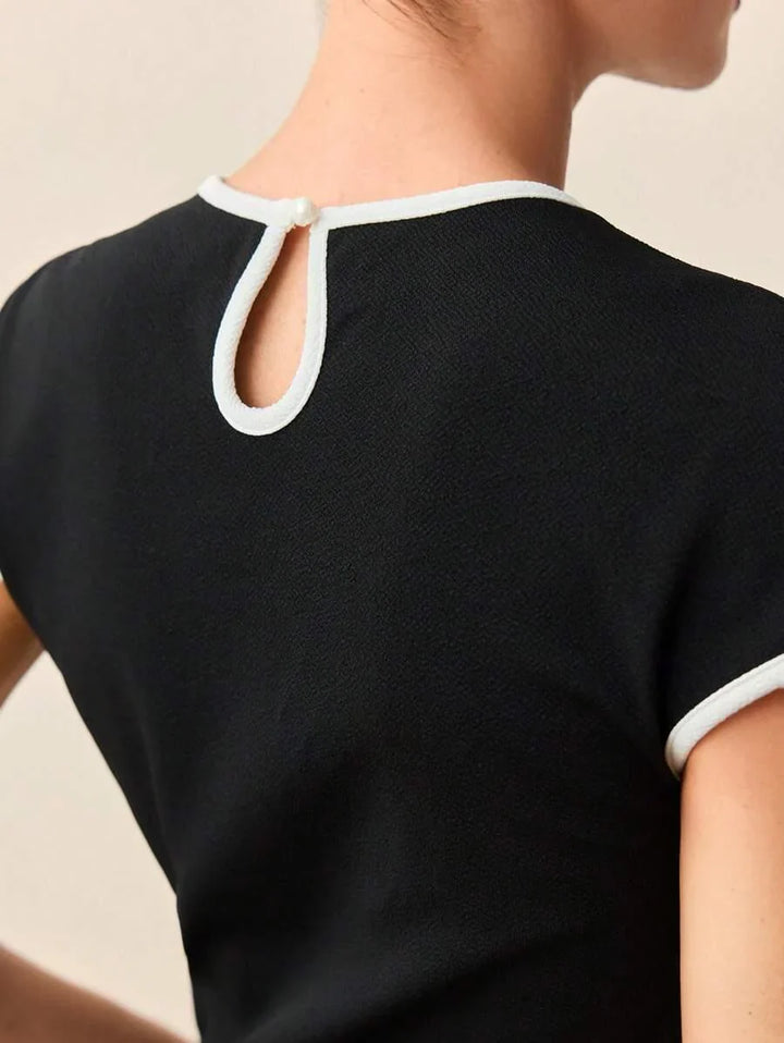 Contrast Trim Round Neck Short Sleeve Tee All Day Comfort