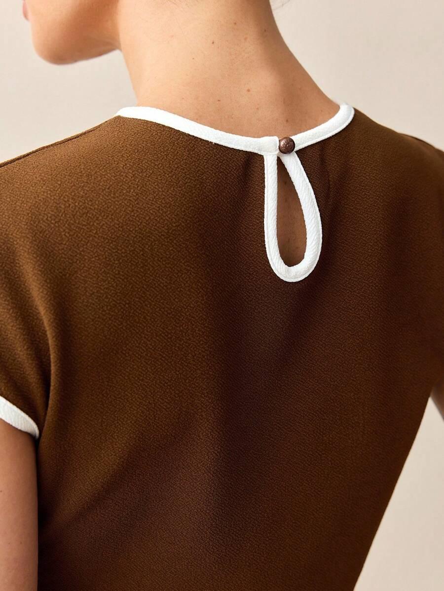 Contrast Trim Round Neck Short Sleeve Tee All Day Comfort