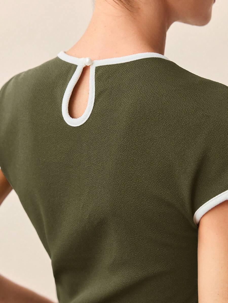 Contrast Trim Round Neck Short Sleeve Tee All Day Comfort