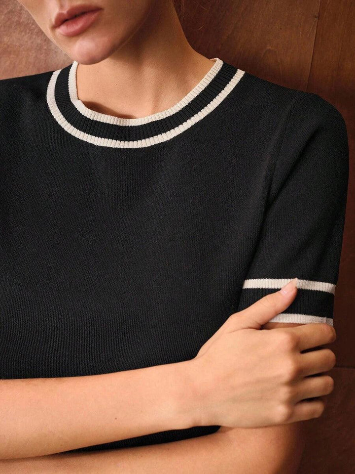Knit Top With Contrast Trim Short Sleeves Modern Fit