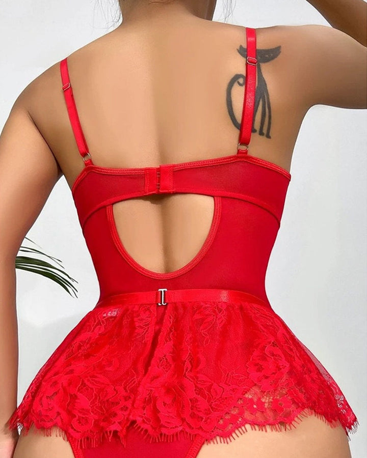 Vesira – Lace Heart Suspender Set