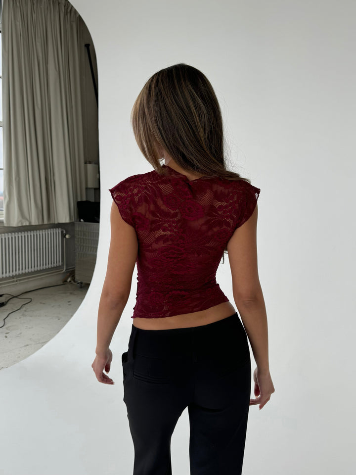 Lucy lace top - burgundy