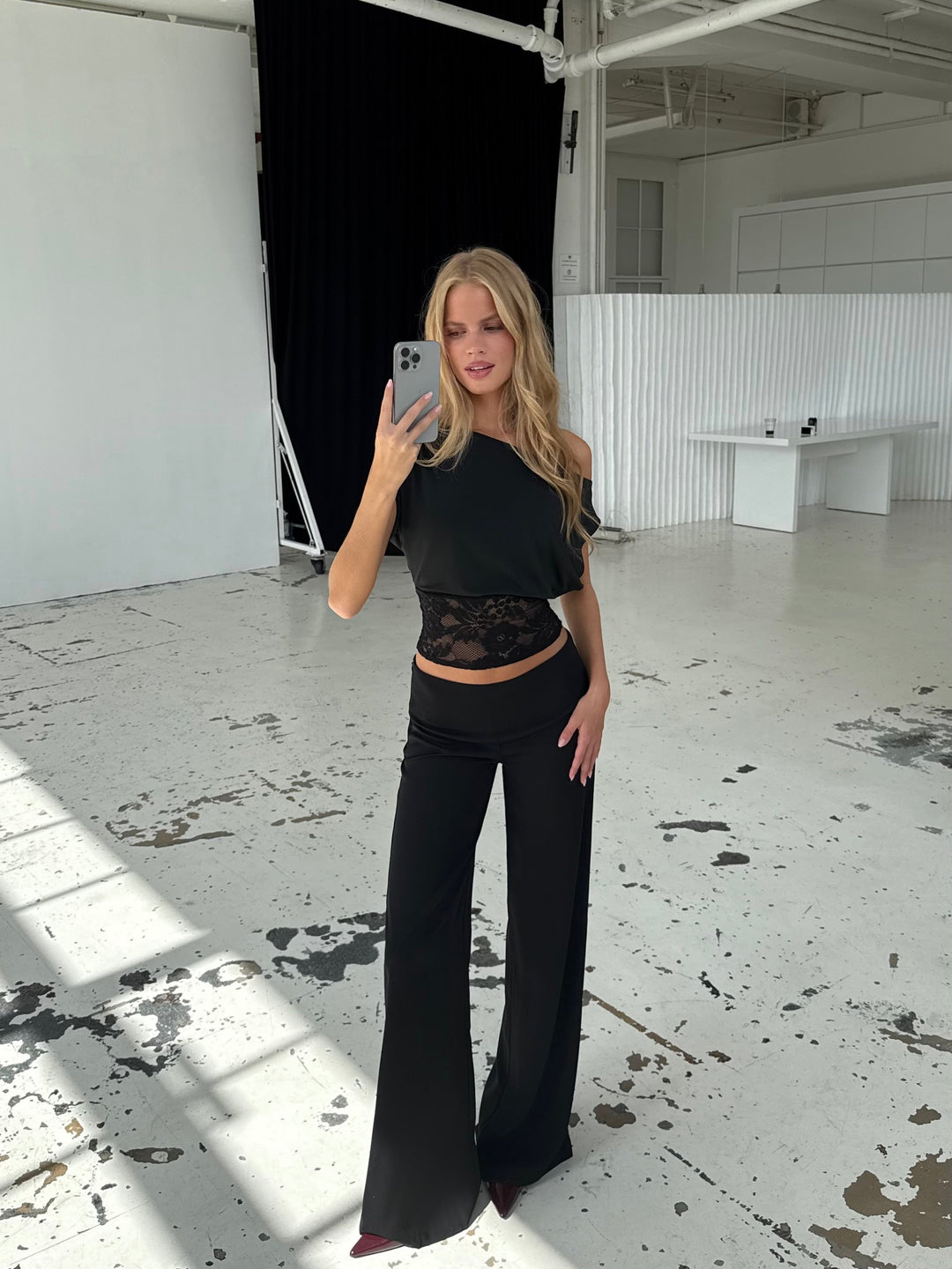Hera basic lace top - black