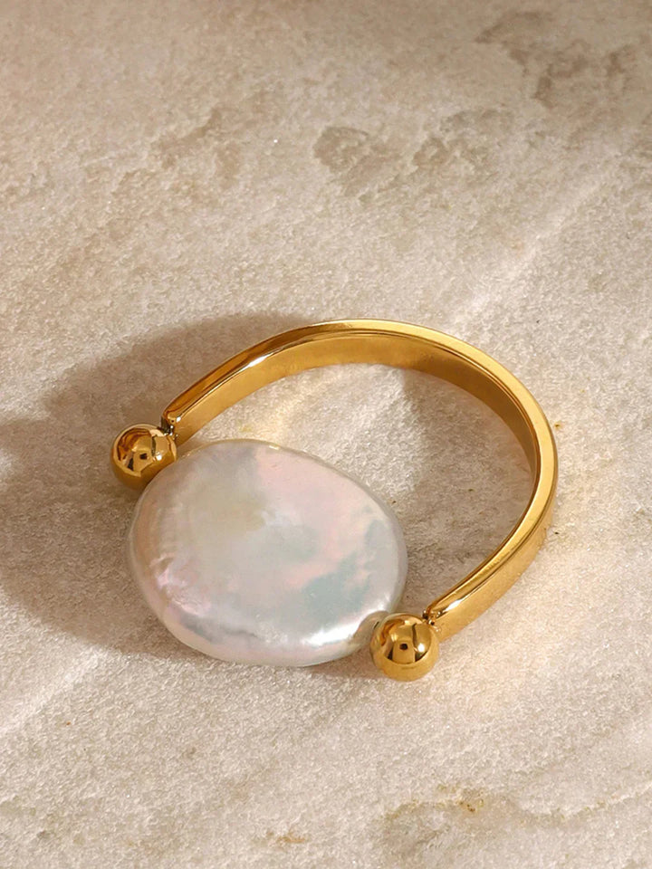 Elegant Style Sculptural Pearl Ring