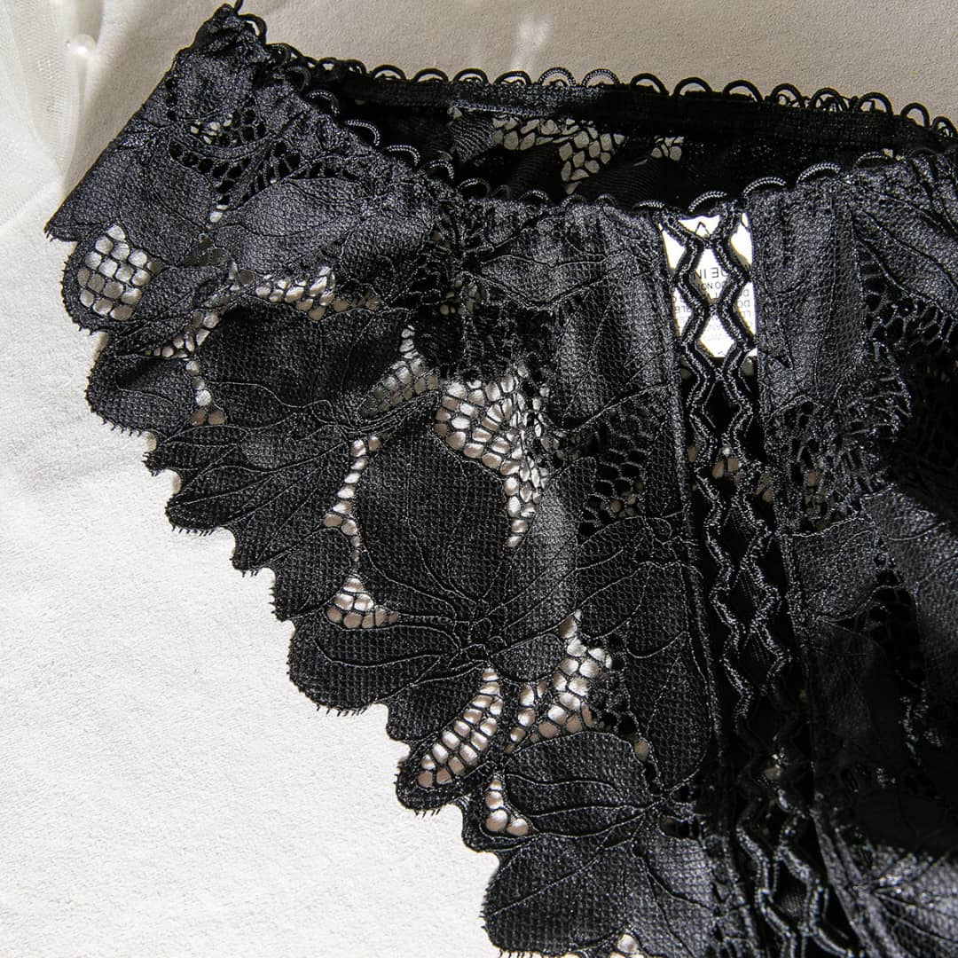 Viviette – Black Orchid Lingerie Set