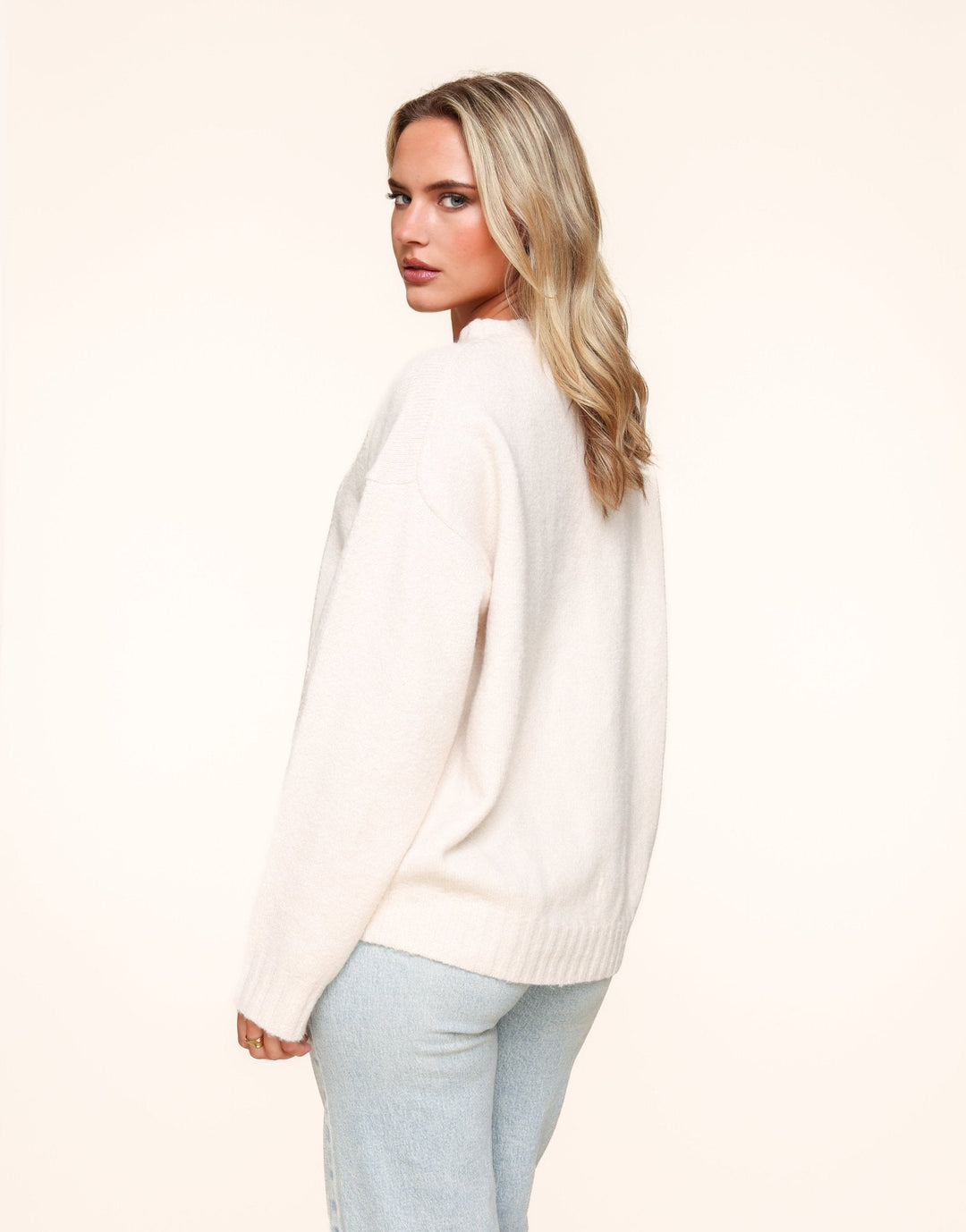 Creme Basic Knitted - Sweater